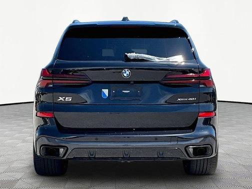 Black 2024 BMW X5 xDrive40i