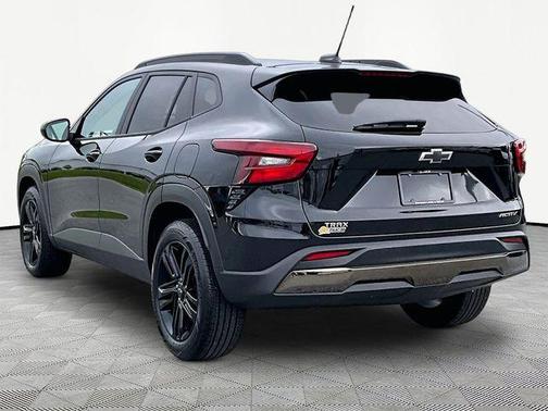 Black 2024 Chevrolet Trax ACTIV