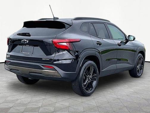 Black 2024 Chevrolet Trax ACTIV