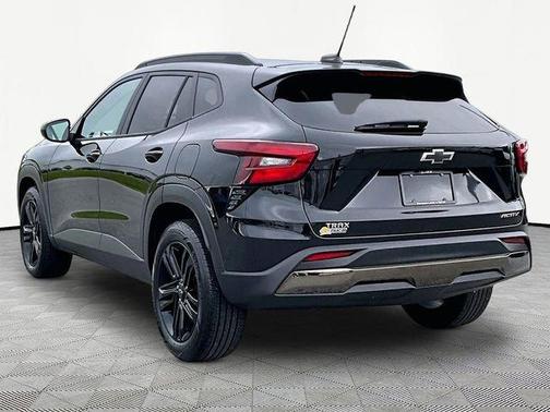 Black 2024 Chevrolet Trax ACTIV