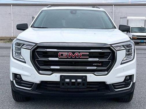 White 2023 GMC Terrain AT4