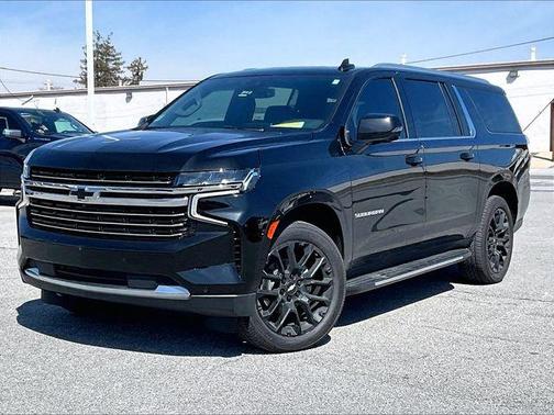 2023 Chevrolet Suburban LT