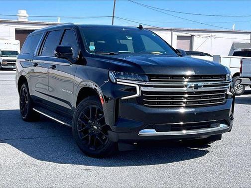 2023 Chevrolet Suburban LT