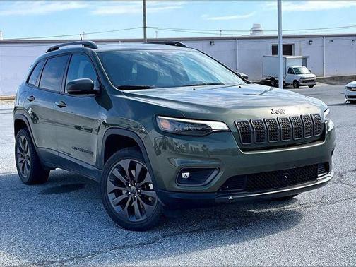 Olive Green Pearlcoat 2021 Jeep Cherokee Latitude Lux
