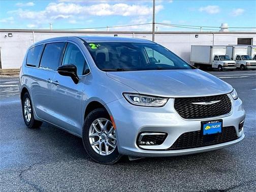 2024 Chrysler Pacifica Touring-L