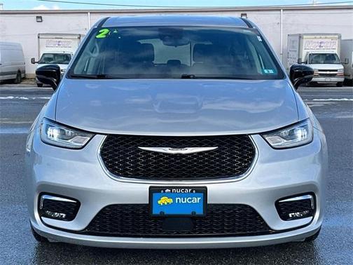 2024 Chrysler Pacifica Touring-L