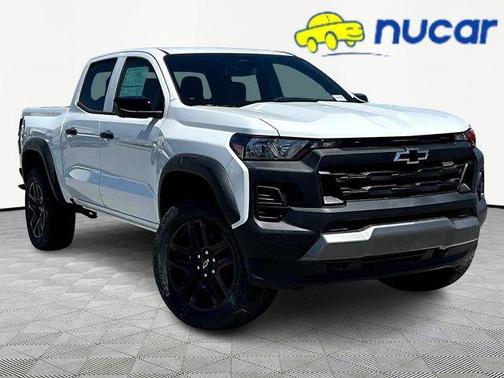 White 2025 Chevrolet Colorado Trail Boss