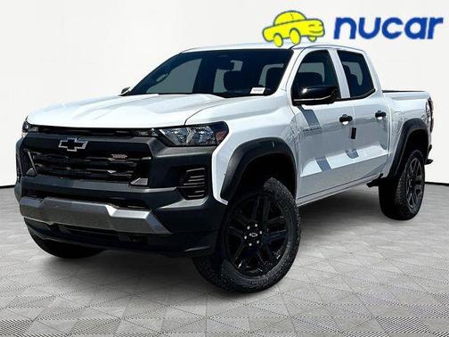 White 2025 Chevrolet Colorado Trail Boss