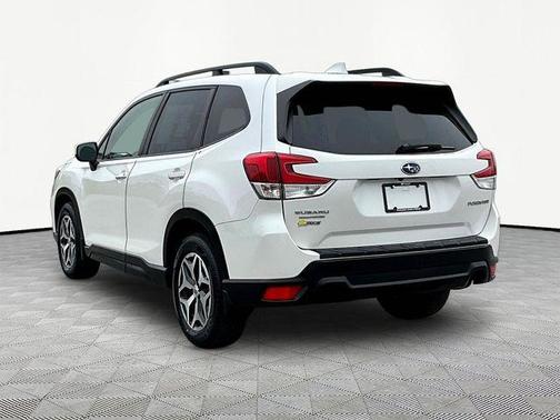 Crystal White Pearl 2021 Subaru Forester Premium