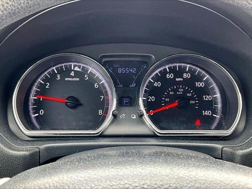 Cloud White 2016 Nissan Versa 1.6 SV