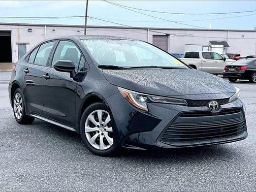 Black 2023 Toyota Corolla LE