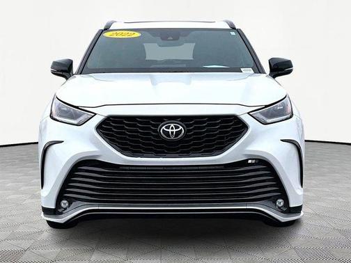 Pearl 2022 Toyota Highlander XSE