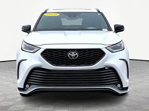Pearl 2022 Toyota Highlander XSE