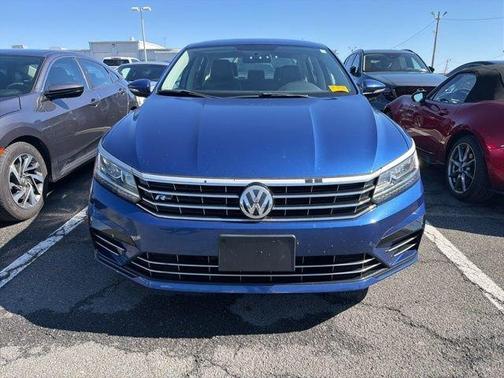 Reef Blue Metallic 2017 Volkswagen Passat 1.8T R-Line