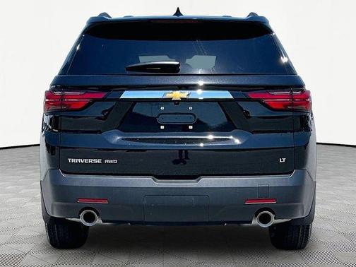 Black 2023 Chevrolet Traverse LT Cloth