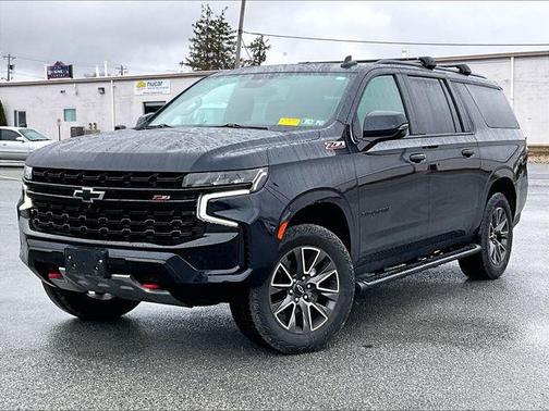 Midnight Blue Metallic 2023 Chevrolet Suburban Z71