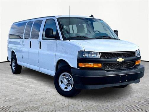 2025 Chevrolet Express 3500 LS