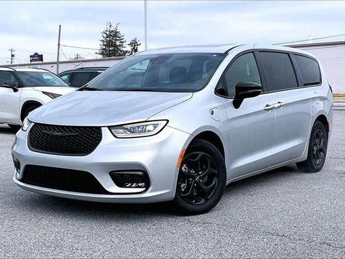 2023 Chrysler Pacifica Hybrid Limited
