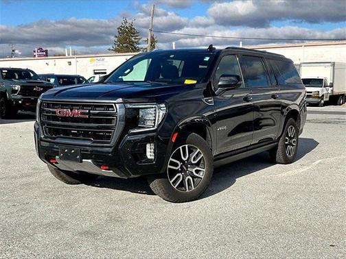 2022 GMC Yukon XL AT4