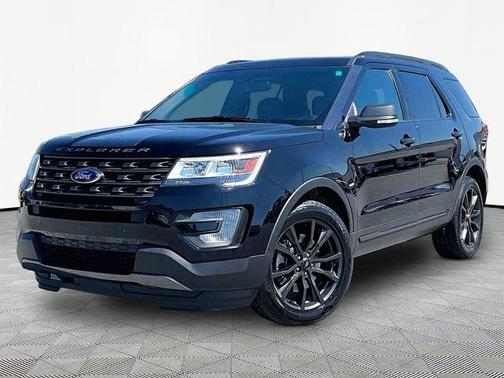Black 2017 Ford Explorer XLT