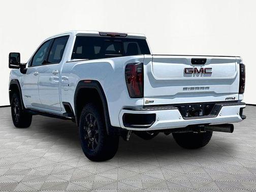 White 2024 GMC Sierra 2500 AT4