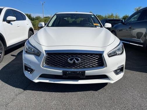2023 INFINITI Q50 LUXE