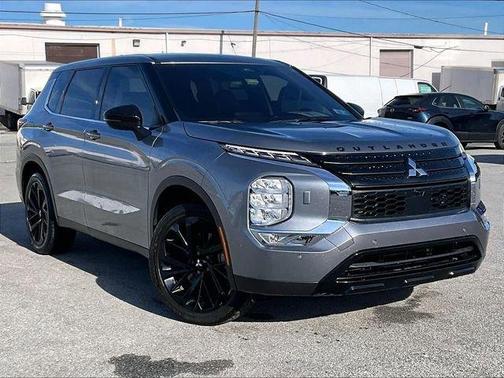 2022 Mitsubishi Outlander Black Edition