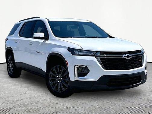 White 2023 Chevrolet Traverse RS