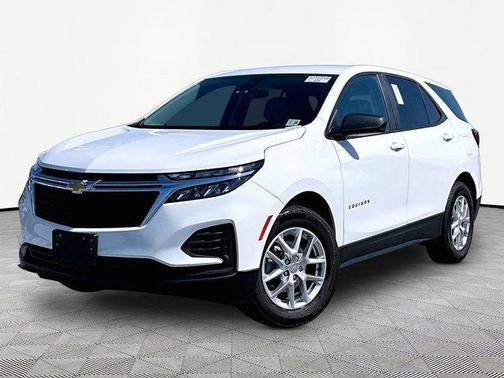 White 2024 Chevrolet Equinox LS