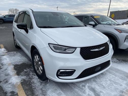 2024 Chrysler Pacifica Touring-L