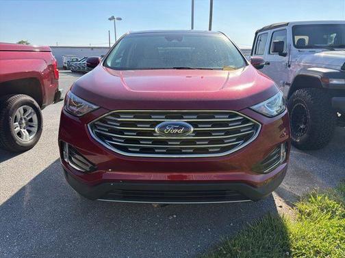 Red 2019 Ford Edge SEL