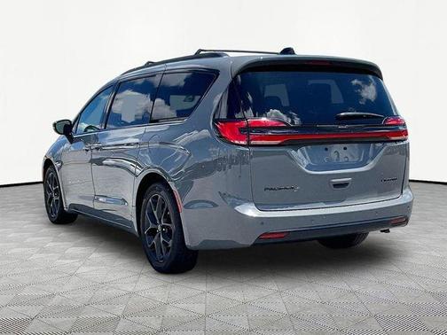 Gray 2025 Chrysler Pacifica Limited