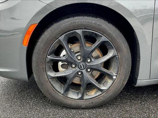 Gray 2025 Chrysler Pacifica Limited