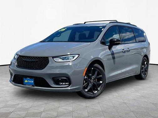 Gray 2025 Chrysler Pacifica Limited