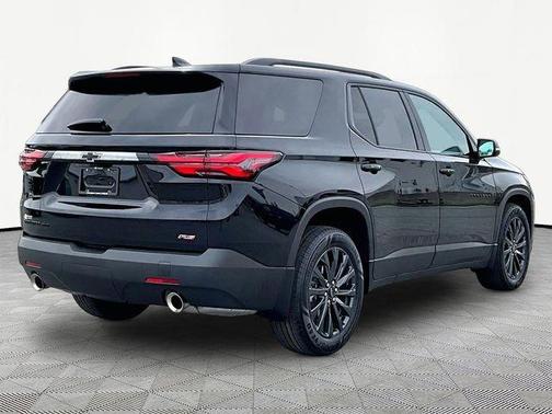 Black Metallic 2023 Chevrolet Traverse RS