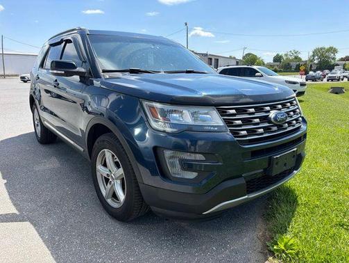 Blue 2017 Ford Explorer XLT