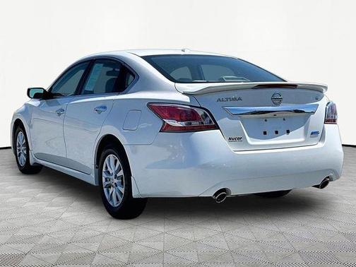 Pearl White 2014 Nissan Altima 2.5 S
