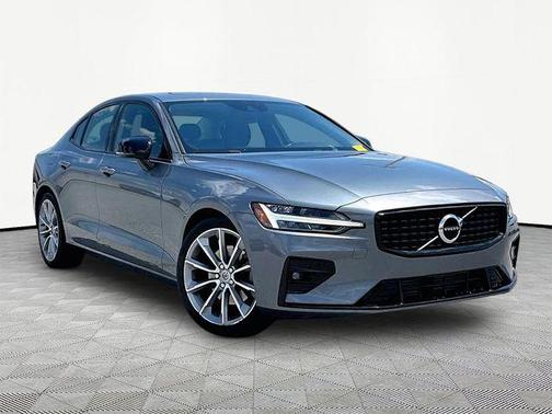 Gray 2021 Volvo S60 MOMENTUM