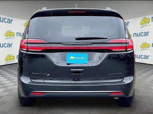 Black 2025 Chrysler Pacifica Limited