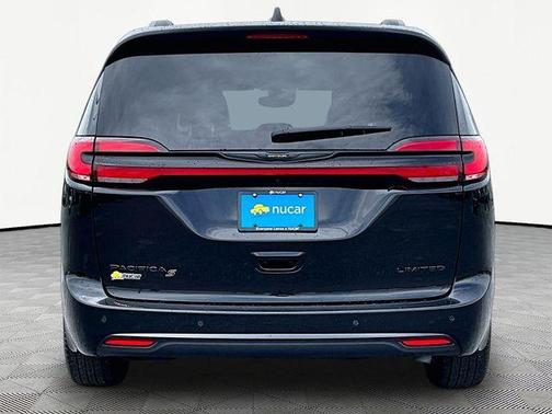 Black 2025 Chrysler Pacifica Limited