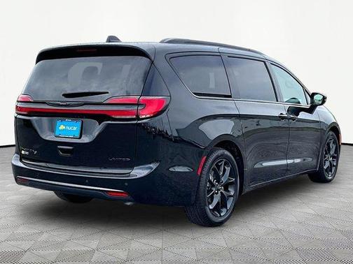 Black 2025 Chrysler Pacifica Limited