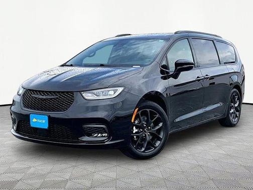 Black 2025 Chrysler Pacifica Limited