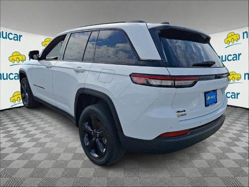 White 2023 Jeep Grand Cherokee Altitude