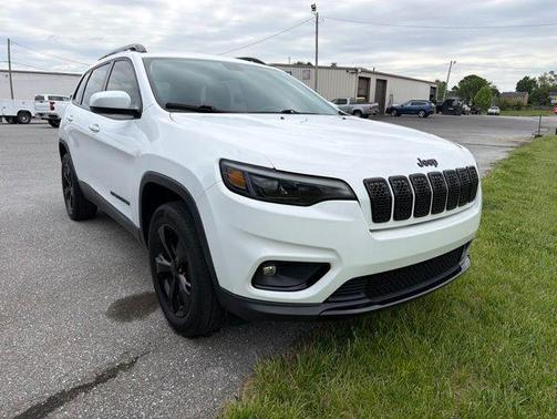 White 2020 Jeep Cherokee Latitude Plus