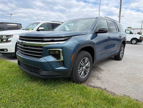 Blue 2025 Chevrolet Traverse LT