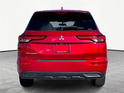 2022 Mitsubishi Outlander ES