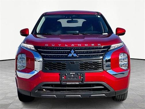 2022 Mitsubishi Outlander ES