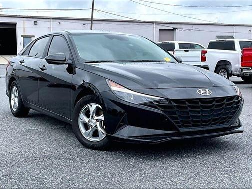 Black 2021 Hyundai ELANTRA SE