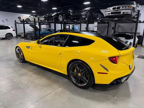 2012 Ferrari FF 2DR HB