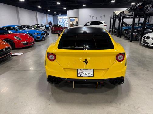 2012 Ferrari FF 2DR HB